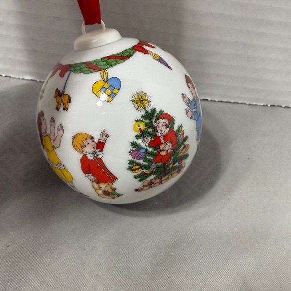 Hutschenreuther Christmas Ball Ornament Children Design Gift Vtg 1999 Limited - Picture 5 of 16